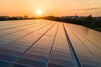 Solar_credit_shutterstock_Bilanol_2068130009