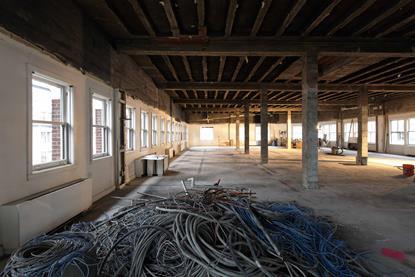 Office building retrofit shutterstock_28463506 M. Niebuhr