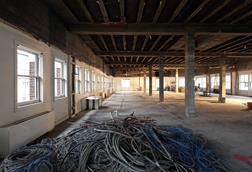 Office building retrofit shutterstock_28463506 M. Niebuhr